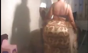 او پادشاه جهان فیلم سکسی زن مصنوعی آب است, دختر خود را نفرین.