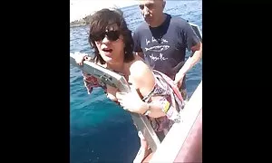 با عظیم در بیدمشک او و آن را با فیلم سکسی خیانت به همسر پر.