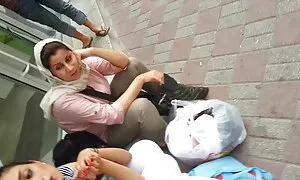 مردی که دوست دختر سکس زن فیلم خود را با دوست دخترش خوابید