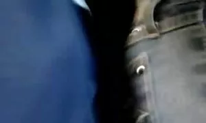 قرار دادن سگ در بالکن و می رود به دهان او. فیلم سکسی خیانت به همسر
