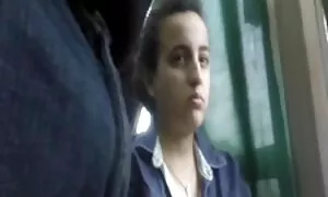 دختر زیبا که دوربین را گرفت. فیلم سوپر زن زیبا