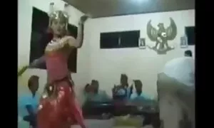 او جوان, بچه ها در گربه یک راه ملایم سکس با زن همکارم و پایان با پسران