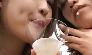 آسیایی, مکیدن و گیر می شود در بیدمشک. فیلم سکس با زن محجبه